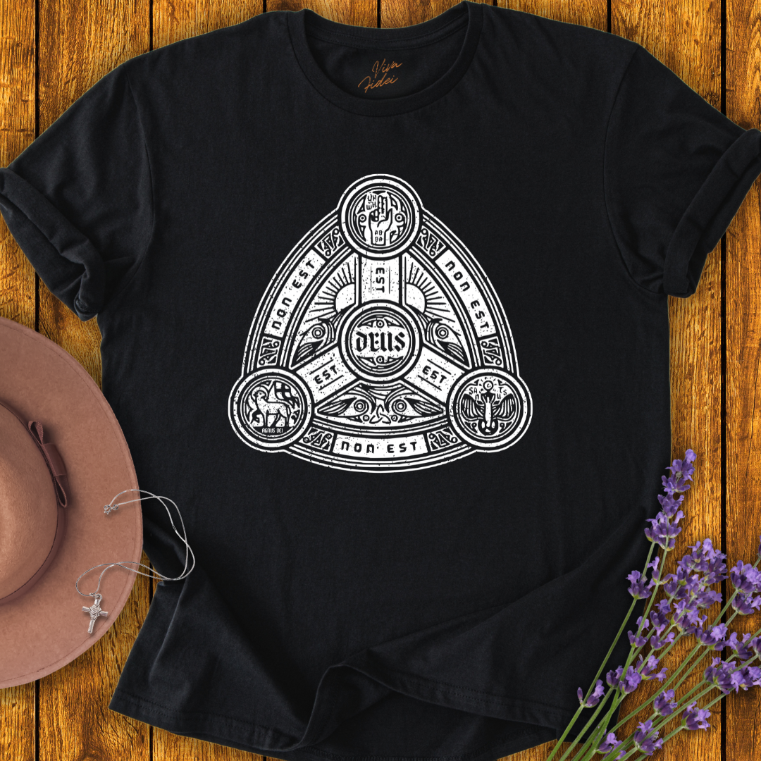 Deus Est T-Shirt